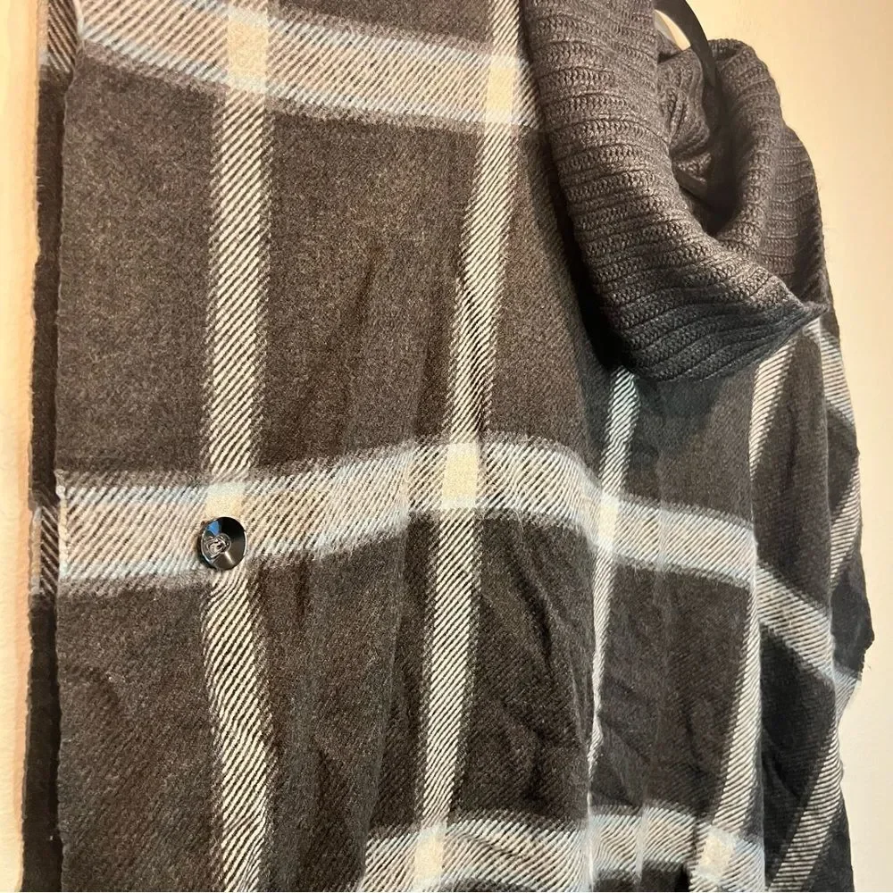FRAAS plaid poncho ❄️ lightly worn ❄️